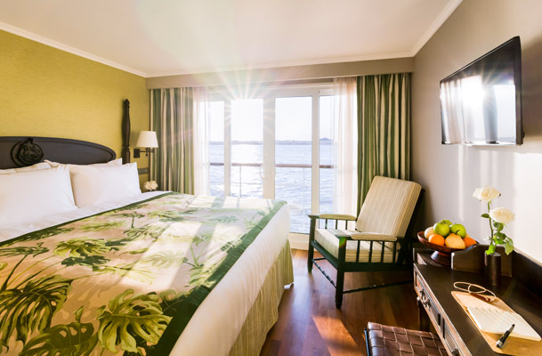 AN EXCLUSIVE & LUXURIOUS CRUISE